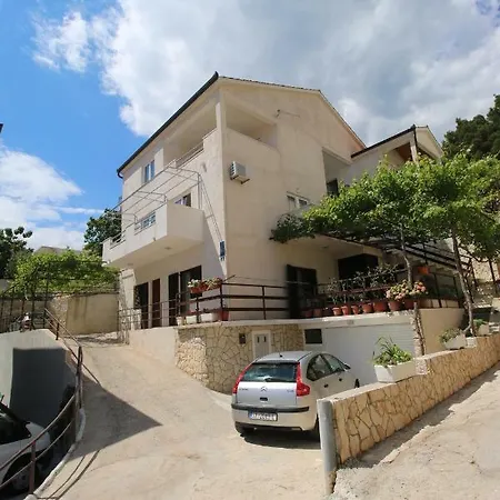 Apartament Pivac - *